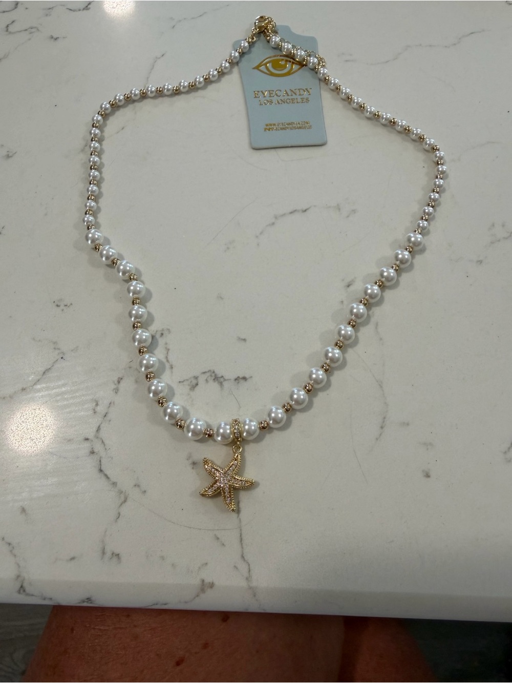 eye candy White Pearl Necklace with Gold Starfish Charm